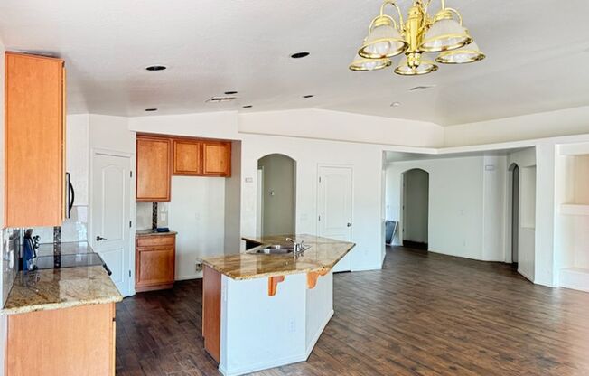 Phoenix Split Floor Plan 4 Bedroom + den