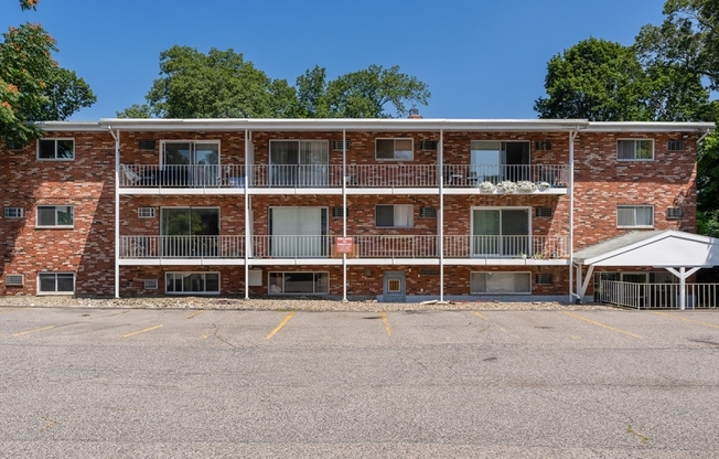 73 CHARLESBANK RD