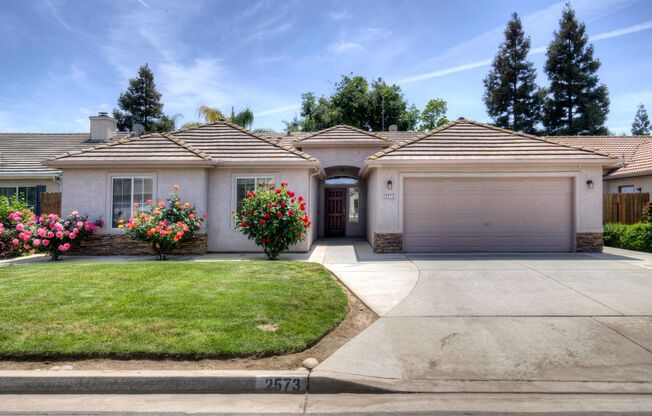 2573 E Skyview