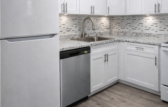 3 beds, 2 baths, 950 sqft, $2,550, Unit 205