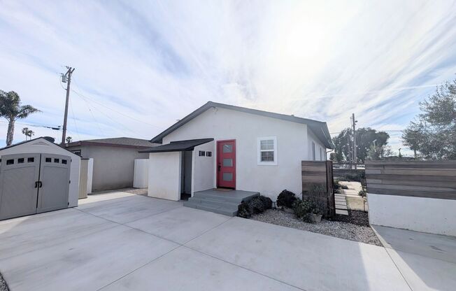 Beautifully Renovated 2 Bedroom in Oceanside!