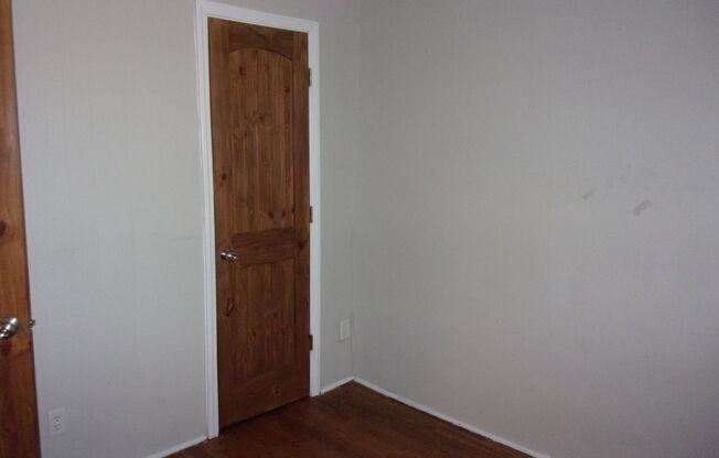 2 beds, 1 bath, $1,299