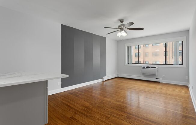 1 bed, 1 bath, 581 sqft, $1,850, Unit 402