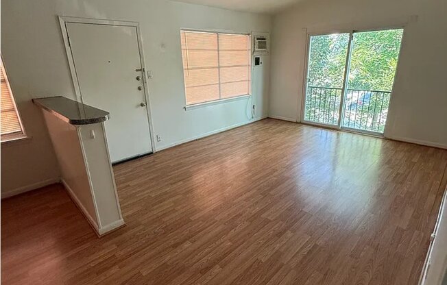 1023 LYNDON