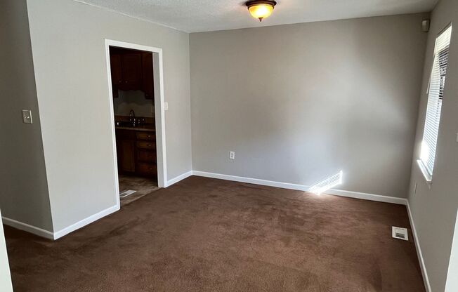 2 beds, 1 bath, $1,300