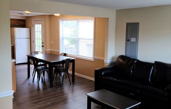 4 beds, 2 baths, 1,200 sqft, $3,280, Unit 2215 #53