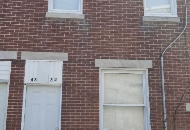 3 beds, 1 bath, $1,250