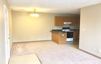 2 beds, 1 bath, $866, Unit 002