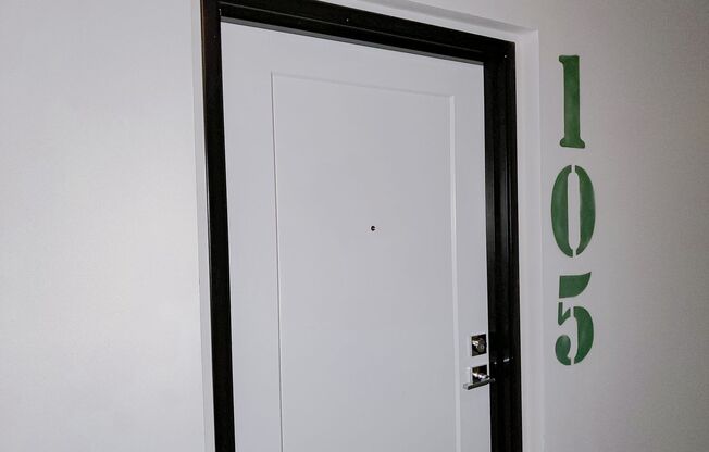 1 bed, 1 bath, 556 sqft, $905, Unit A105