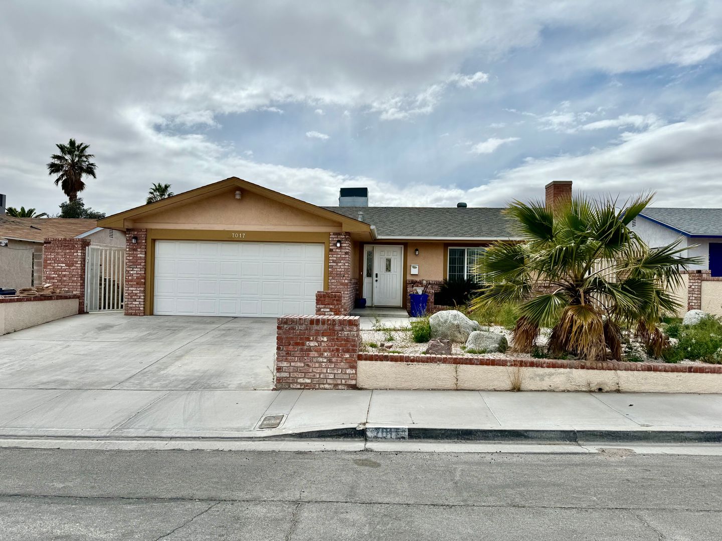 Home for Rent! 3beds W/ Pool! Recently renovated