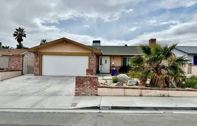Home for Rent! 3beds W/ Pool! Recently renovated