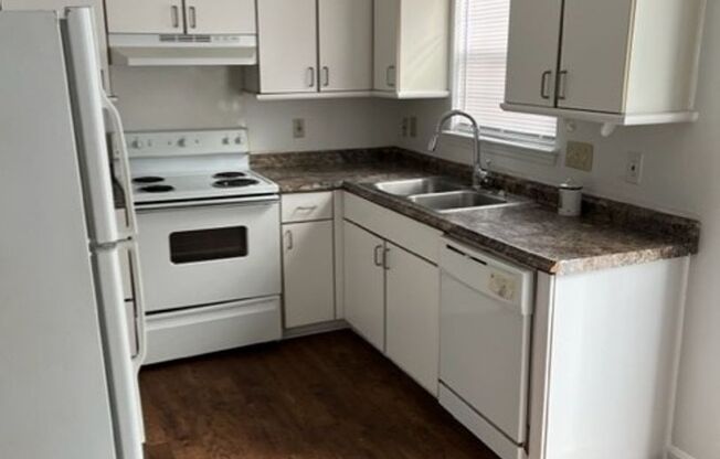 Available 3 bedroom/ 2 bathroom Home!