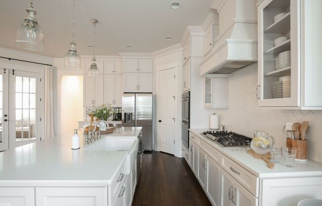 FULLY FURNISHED 4 Bedroom Executive Home in Williamson County