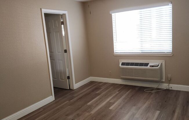 Studio, 1 bath, 320 sqft, $895, Unit D105