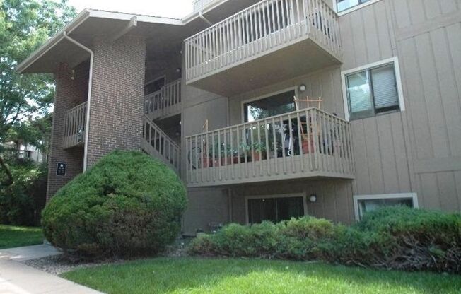 Two Bedroom Condo At Aspen Grove In North Boulder