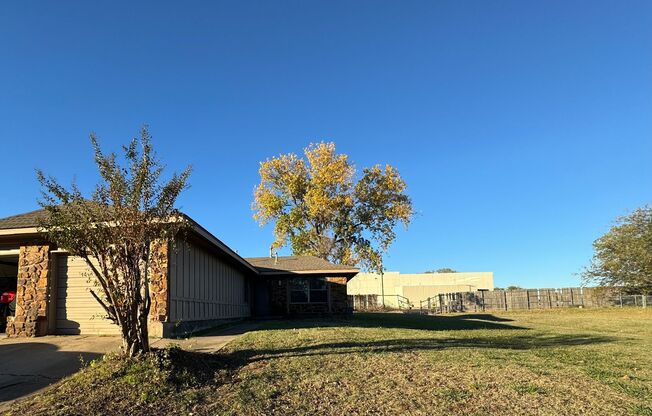 Cute Two bedroom One Bathroom Duplex in Broken Arrow