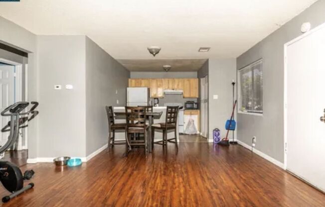 2 beds, 1 bath, $1,850