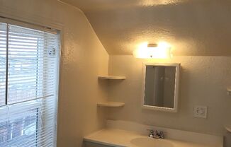 1 bed, 1 bath, $1,095, Unit 747 Willow Street #8