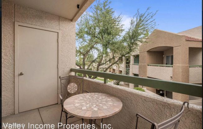 One Bedroom One Bath Condo in the Heart of Gilbert!! Wont Last Long.