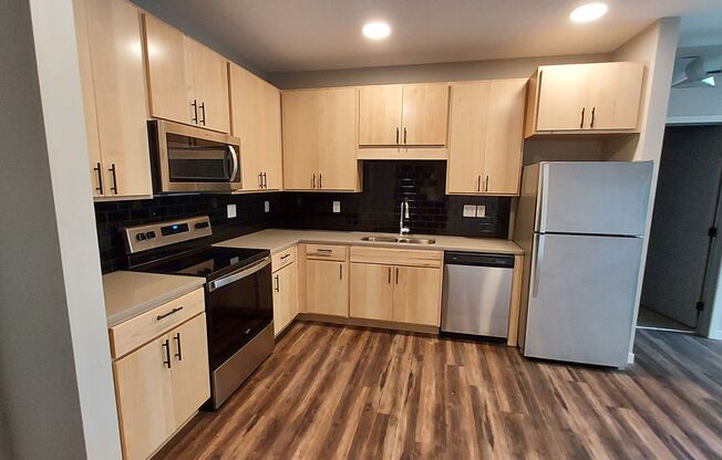 1 bed, 1 bath, 819 sqft, $1,620, Unit 244