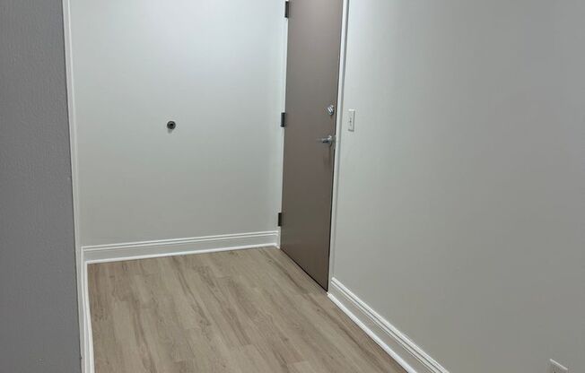 1 bed, 1 bath, 600 sqft, $1,300, Unit 203