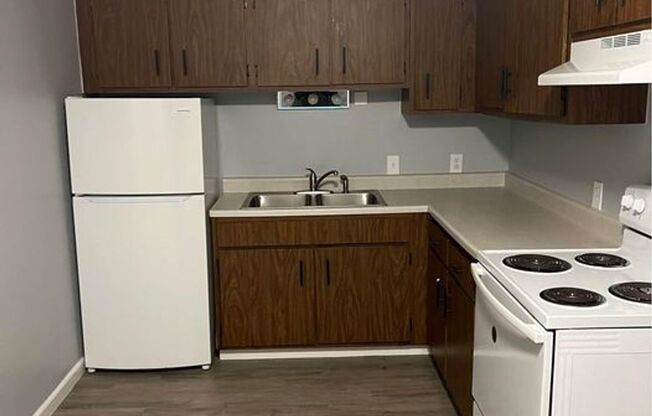 2 beds, 1 bath, 842 sqft, $825, Unit 4