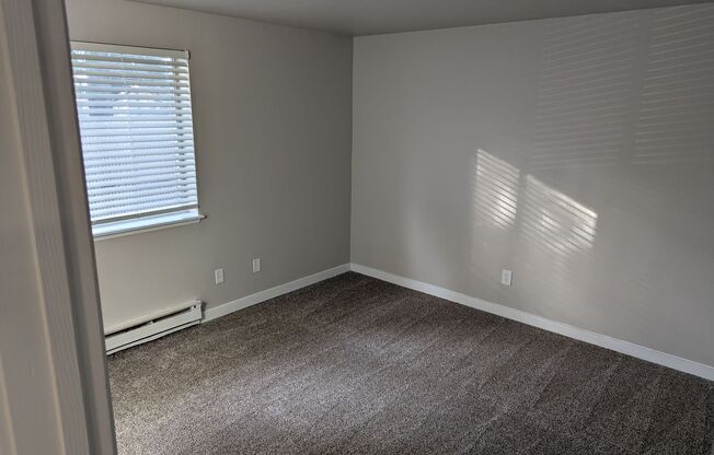 2 beds, 1 bath, 886 sqft, $1,875, Unit J201