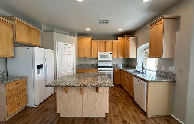 SUMMERLIN BEAUTY IN SAN MARCOS VISTAS! GATED COMUNITY!!!
