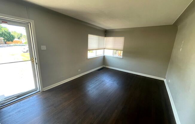 Fully Updated 4 Bedroom Home With Finished Basement (Available Immediately)