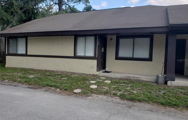 709 CASTLEWOOD DR