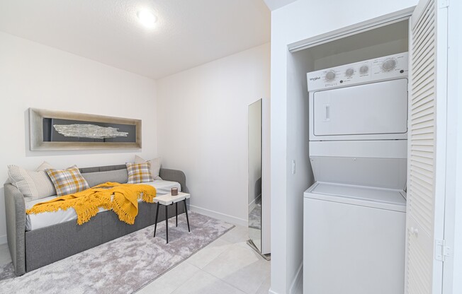 2 beds, 2 baths, 986 sqft, $2,400, Unit 705