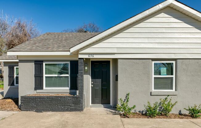 Nicely Updated 2 bed / 1 bath home