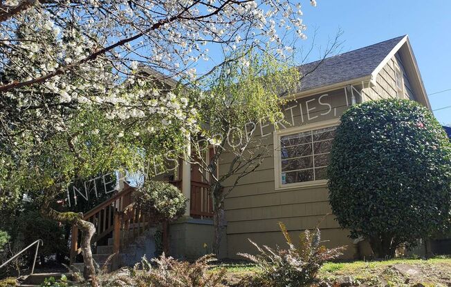 SPACIOUS & CHARMING 3BED+BONUS W/ HARDWOODS & FENCED YARD!