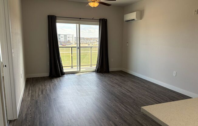 2 beds, 2 baths, 1,038 sqft, $1,895, Unit 4880-206