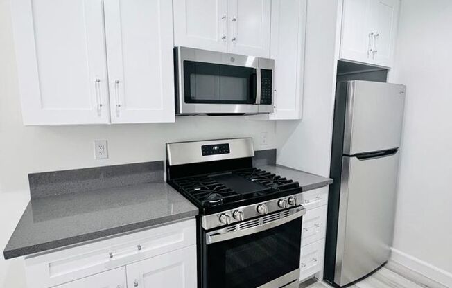 2 beds, 2 baths, 912 sqft, $2,395, Unit 02