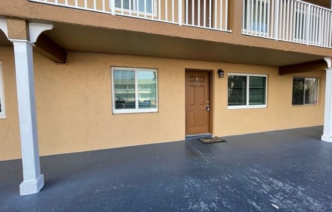 2 Bedroom 1 Bath condo w/ open floor plan $1150.00-in Daytona Beach FL