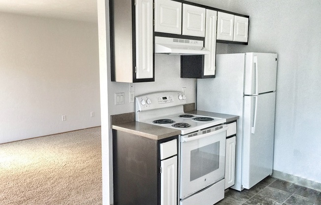 2 beds, 1 bath, 756 sqft, $1,350, Unit 121