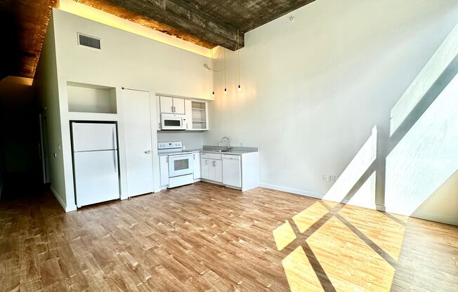 1 bed, 1 bath, 613 sqft, $1,310, Unit 304