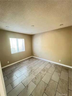 3 beds, 1 bath, 950 sqft, $3,300