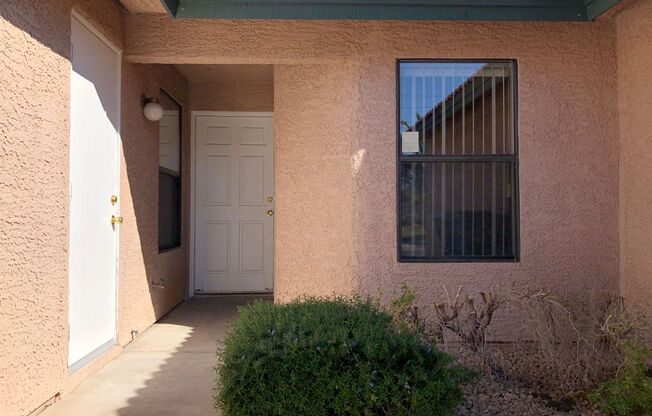 Beautiful Single Story Townhome - Available for Immediate Move In!