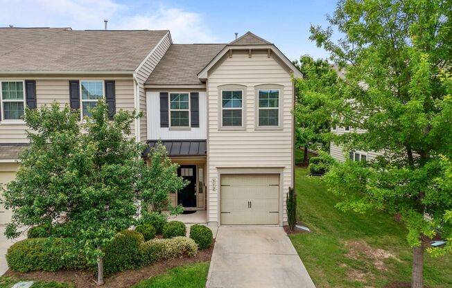 Fantastic 3 Bedroom End-unit Townhome with One-car Garage, Pet Friendly!