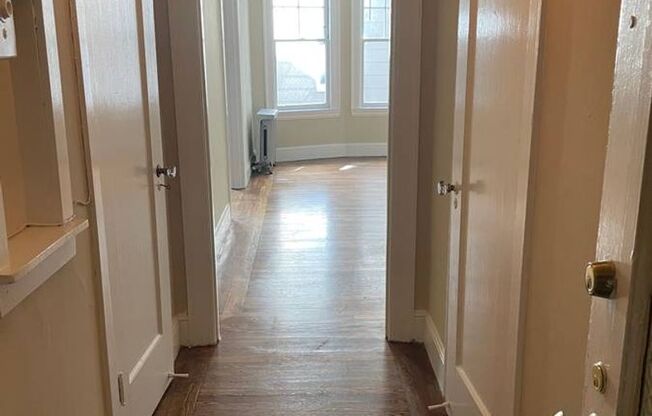 1229 Chestnut Street (204r)