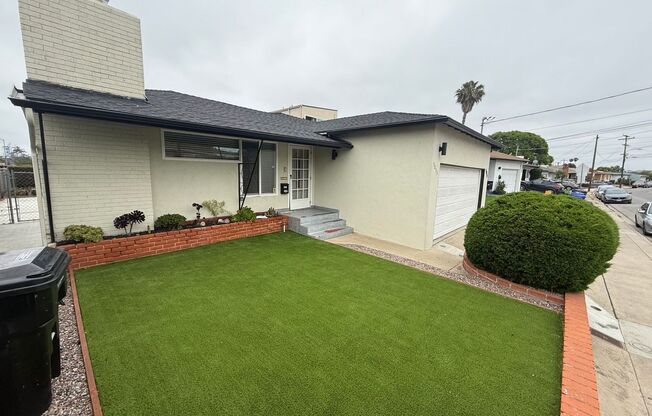 Renovated in 2023!! 4BD/2BA; Quick Walk to Campus