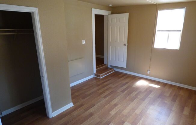 CHARMING RANCH STYLE HOME IN ELYRIA-SWANSEA WITH FENCED YARD AND GARAGE