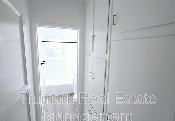 110 E RANDOLPH ST