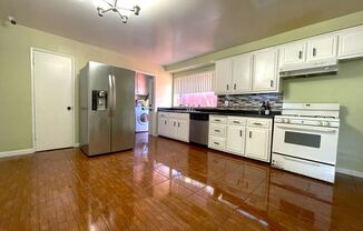 Charming 3-Bedroom Home with Spacious Living Areas and Convenient Amenities in Sunland