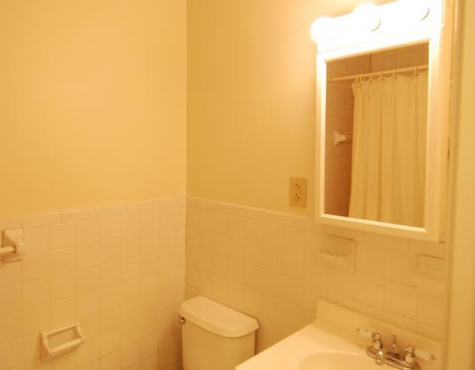 2 beds, 1 bath, $2,995, Unit W