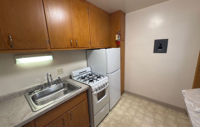 1 bed, 1 bath, 500 sqft, $1,049, Unit Unit 6