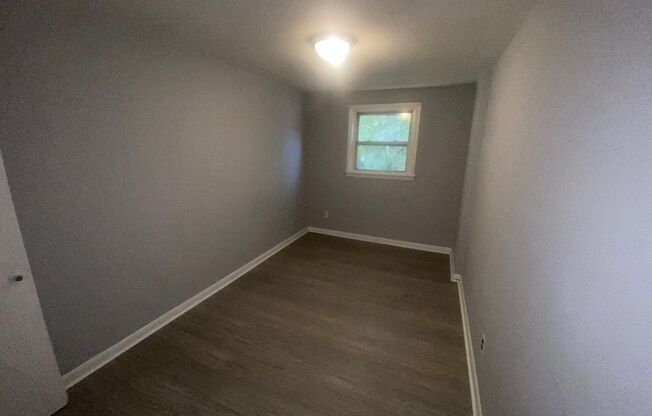 2 beds, 1 bath, $995