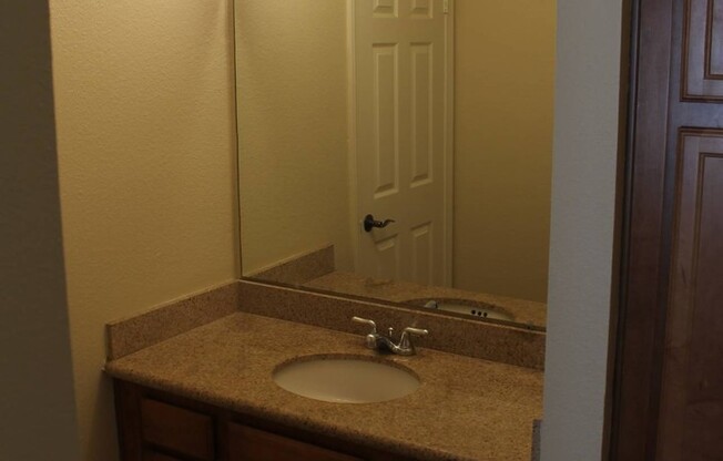 2 beds, 1 bath, $2,400